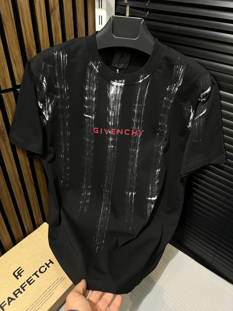 Givenchy - 84632